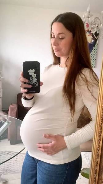 FEMME ENCEINTE DE 5 MOIS