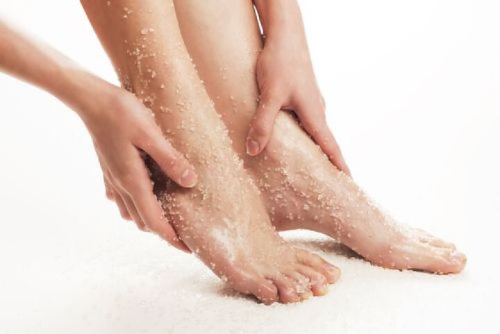 GOMMAGE DES PIEDS